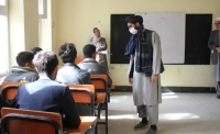 معاش دو ماهه‌ی معلمین در غزنی با کاهش مقدار پرداخت شده است ـ مجله‌ی اورال